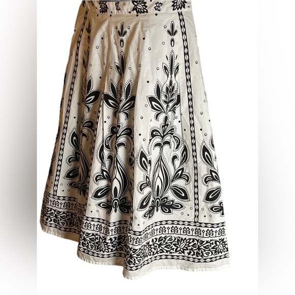 - Talbots beautiful white and black with great design size (24W) - Picture 2 of 4